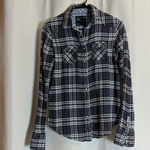 Women's plaid button up shirt